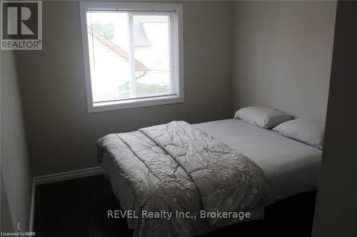 438 Mcalpine Avenue N, Welland (768 - Welland Downtown), ON - Indoor Photo Showing Bedroom