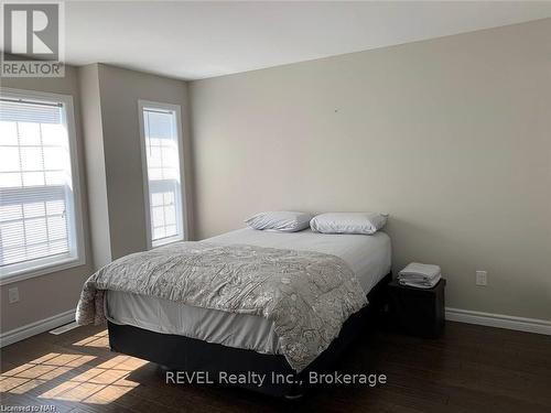 438 Mcalpine Avenue N, Welland (768 - Welland Downtown), ON - Indoor Photo Showing Bedroom