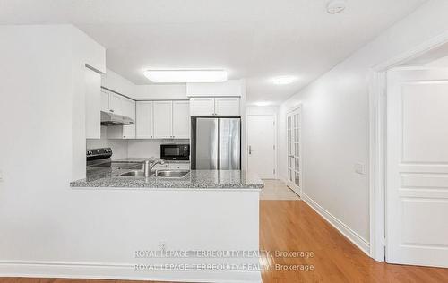 1408-8 Mckee Ave, Toronto, ON - Indoor Photo Showing Kitchen