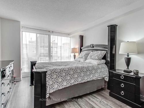 603-7 Broadway Ave, Toronto, ON - Indoor Photo Showing Bedroom