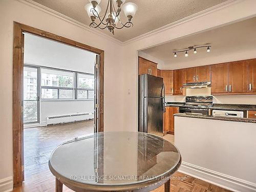 305-5949 Yonge St, Toronto, ON - Indoor Photo Showing Kitchen