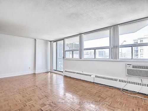 305-5949 Yonge St, Toronto, ON - Indoor Photo Showing Other Room