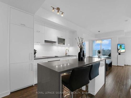 714-106 Dovercourt Rd, Toronto, ON - Indoor Photo Showing Kitchen With Upgraded Kitchen