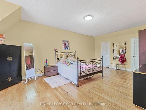 23 Forfardale Rd, Whitchurch-Stouffville, ON - Indoor Photo Showing Bedroom