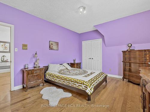 23 Forfardale Rd, Whitchurch-Stouffville, ON - Indoor Photo Showing Bedroom