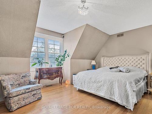 23 Forfardale Rd, Whitchurch-Stouffville, ON - Indoor Photo Showing Bedroom