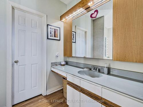 23 Forfardale Rd, Whitchurch-Stouffville, ON - Indoor Photo Showing Bathroom