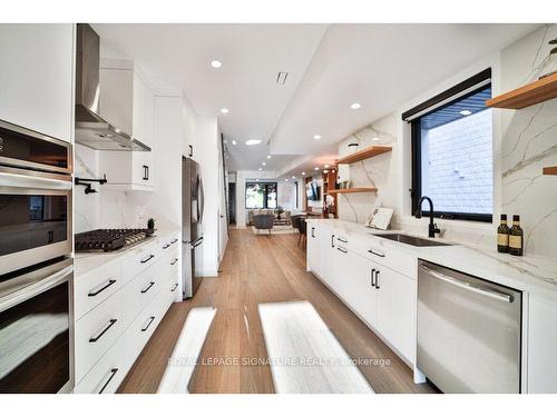 Main-54 Batavia Ave, Toronto, ON - Indoor Photo Showing Kitchen With Upgraded Kitchen