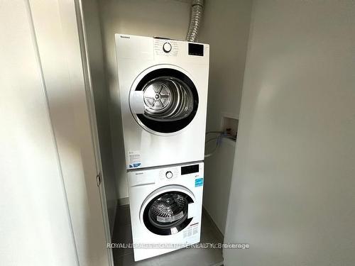 339-3100 Keele St, Toronto, ON - Indoor Photo Showing Laundry Room