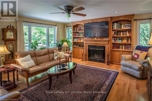 27 Gremik Crescent, South Bruce Peninsula, ON - Indoor Photo Showing Living Room With Fireplace