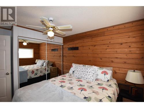 36 Lakeshore Drive, Vernon, BC - Indoor Photo Showing Bedroom