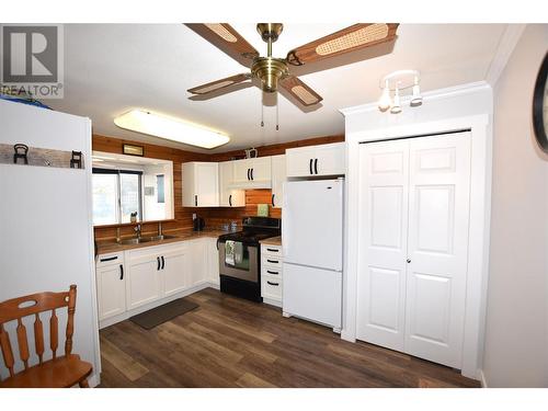 Newer bright white kitchen - 36 Lakeshore Drive, Vernon, BC - Indoor Photo Showing Kitchen