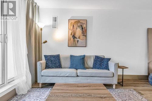 508 - 85 Emmett Avenue, Toronto, ON - Indoor Photo Showing Living Room