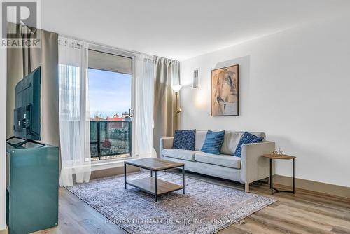 508 - 85 Emmett Avenue, Toronto, ON - Indoor Photo Showing Living Room