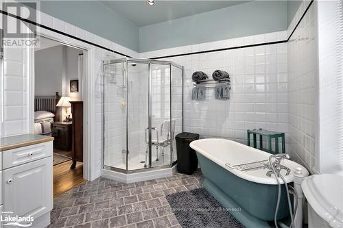 91 Denmark Street, Meaford, ON - Indoor Photo Showing Bathroom