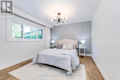 33 Sewell Drive, Oakville, ON - Indoor Photo Showing Bedroom