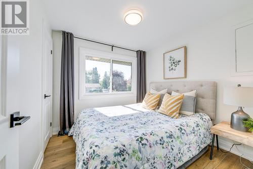 33 Sewell Drive, Oakville, ON - Indoor Photo Showing Bedroom