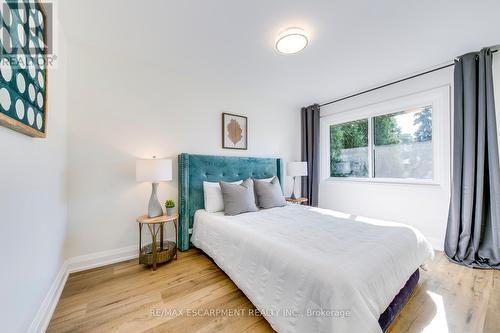 33 Sewell Drive, Oakville, ON - Indoor Photo Showing Bedroom