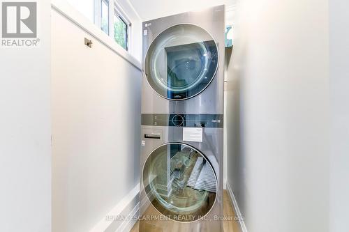 33 Sewell Drive, Oakville, ON - Indoor Photo Showing Laundry Room