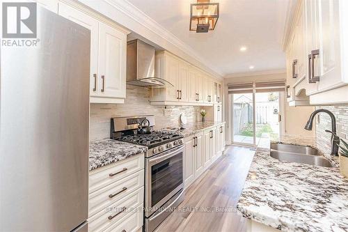 28 Blairwood Court, Brampton, ON - Indoor Photo Showing Kitchen With Stainless Steel Kitchen With Double Sink With Upgraded Kitchen