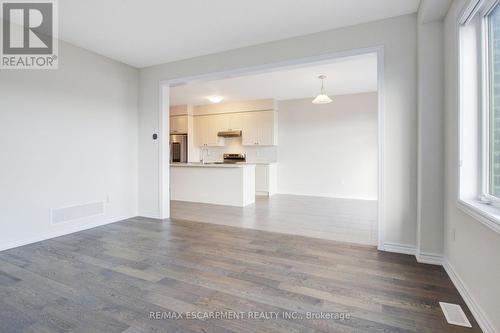 13 Cahill Drive, Brantford, ON - Indoor Photo Showing Kitchen