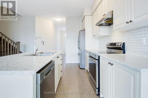 13 Cahill Drive, Brantford, ON - Indoor Photo Showing Kitchen With Double Sink With Upgraded Kitchen