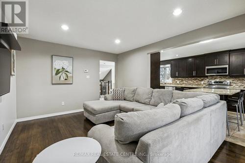 20 Waxwing Crescent, Guelph, ON - Indoor Photo Showing Living Room