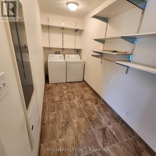 34-46 Walton Street, Port Hope, ON - Indoor Photo Showing Laundry Room