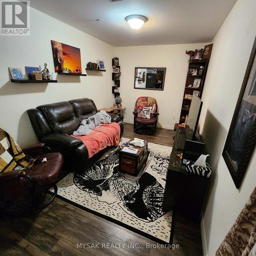 34-46 Walton Street, Port Hope, ON - Indoor Photo Showing Living Room