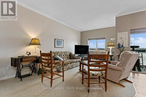 107 - 210 Main Street E, Haldimand, ON - Indoor Photo Showing Living Room