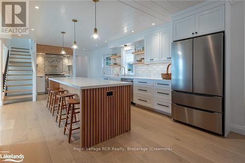 37 Wellington Street E, Clearview (Creemore), ON - Indoor Photo Showing Kitchen With Upgraded Kitchen