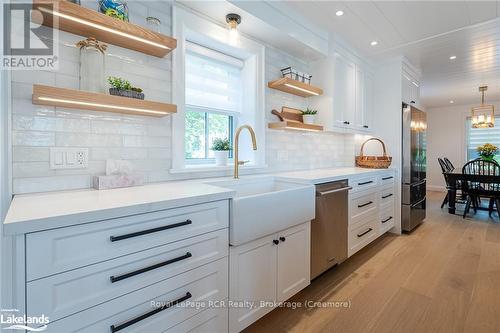 37 Wellington Street E, Clearview (Creemore), ON - Indoor Photo Showing Kitchen With Upgraded Kitchen