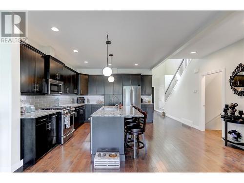 328 Providence Avenue Unit# 10, Kelowna, BC - Indoor Photo Showing Kitchen With Upgraded Kitchen