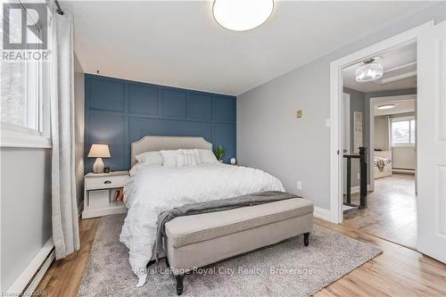 520 Pineview Gardens, Shelburne, ON - Indoor Photo Showing Bedroom