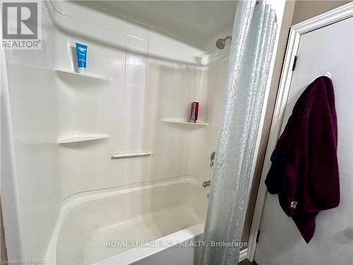 440 9Th Street, Hanover, ON - Indoor Photo Showing Bathroom