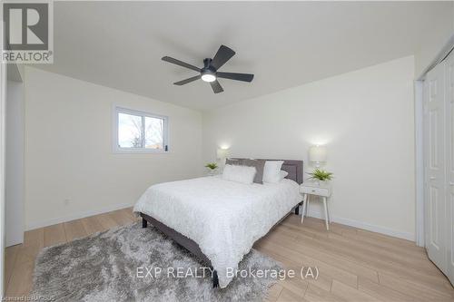 2640 9Th Avenue E, Owen Sound, ON - Indoor Photo Showing Bedroom