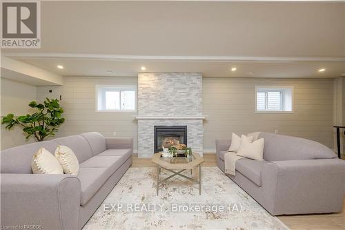 2640 9Th Avenue E, Owen Sound, ON - Indoor Photo Showing Living Room With Fireplace