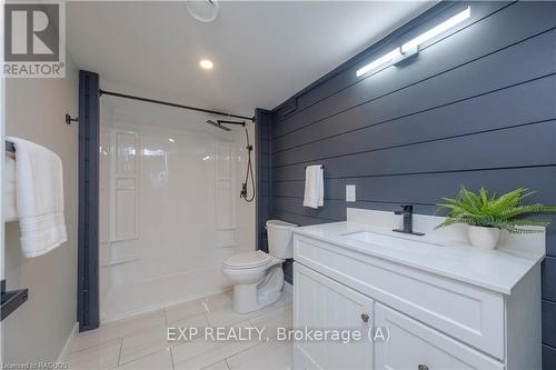 2640 9Th Avenue E, Owen Sound, ON - Indoor Photo Showing Bathroom