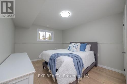 2640 9Th Avenue E, Owen Sound, ON - Indoor Photo Showing Bedroom