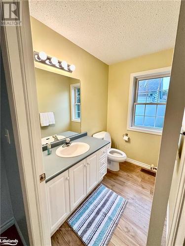 275 Hiram Street, Bracebridge (Macaulay), ON - Indoor Photo Showing Bathroom