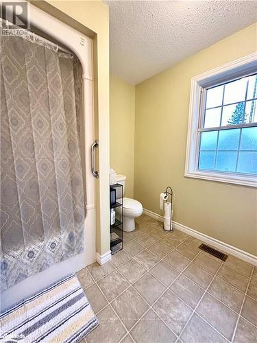 275 Hiram Street, Bracebridge (Macaulay), ON - Indoor Photo Showing Bathroom