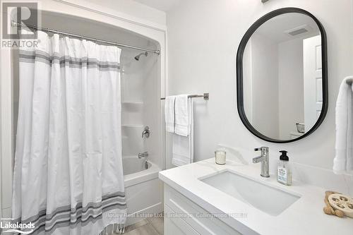 121 Dove Drive, Blue Mountains (Thornbury), ON - Indoor Photo Showing Bathroom