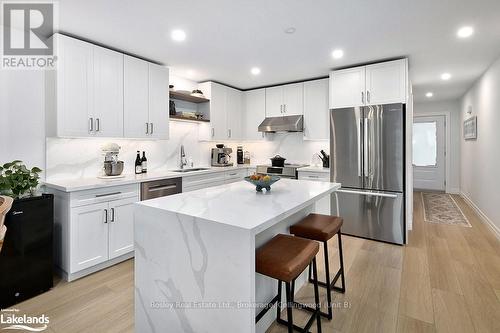 121 Dove Drive, Blue Mountains (Thornbury), ON - Indoor Photo Showing Kitchen With Stainless Steel Kitchen With Upgraded Kitchen