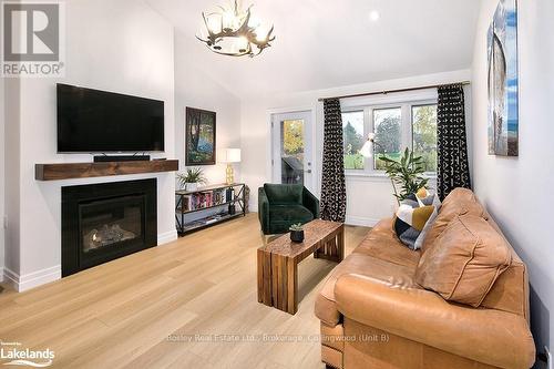 121 Dove Drive, Blue Mountains (Thornbury), ON - Indoor Photo Showing Living Room With Fireplace