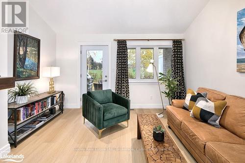 121 Dove Drive, Blue Mountains (Thornbury), ON - Indoor Photo Showing Living Room