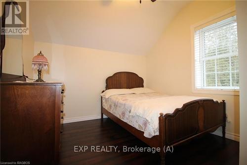 158 Kinross Street, Grey Highlands (Priceville), ON - Indoor Photo Showing Bedroom