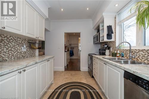 385 Princess Street, Georgian Bluffs, ON - Indoor Photo Showing Kitchen With Double Sink