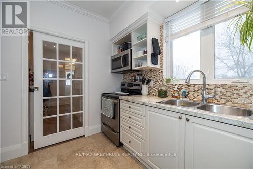 385 Princess Street, Georgian Bluffs, ON - Indoor Photo Showing Kitchen With Double Sink