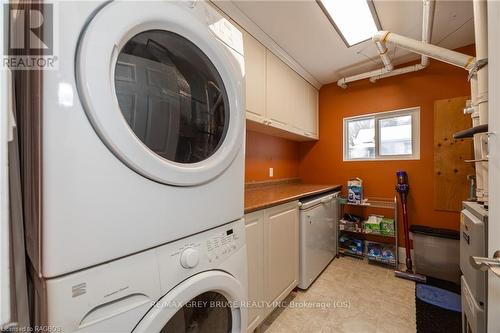 385 Princess Street, Georgian Bluffs, ON - Indoor Photo Showing Laundry Room