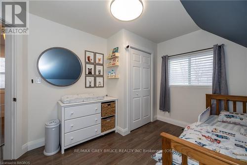 385 Princess Street, Georgian Bluffs, ON - Indoor Photo Showing Bedroom